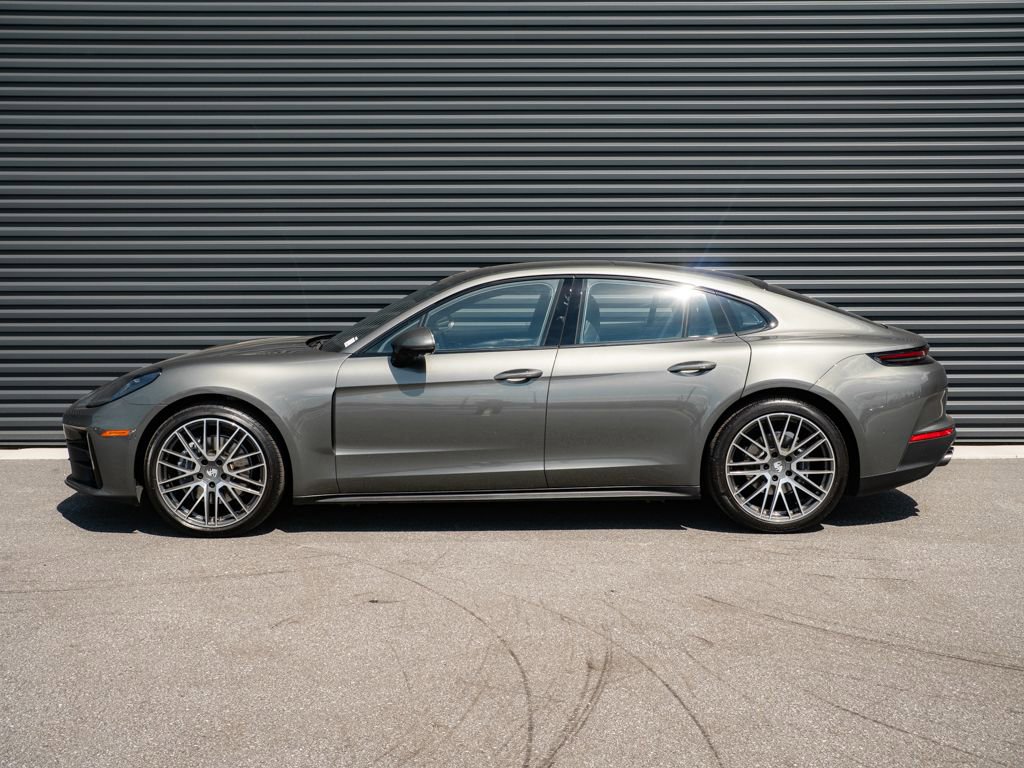Certified 2025 Porsche Panamera 4 image 2