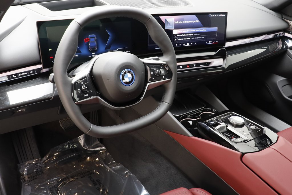 New 2025 BMW i5 xDrive40 w/ Premium Package image 7