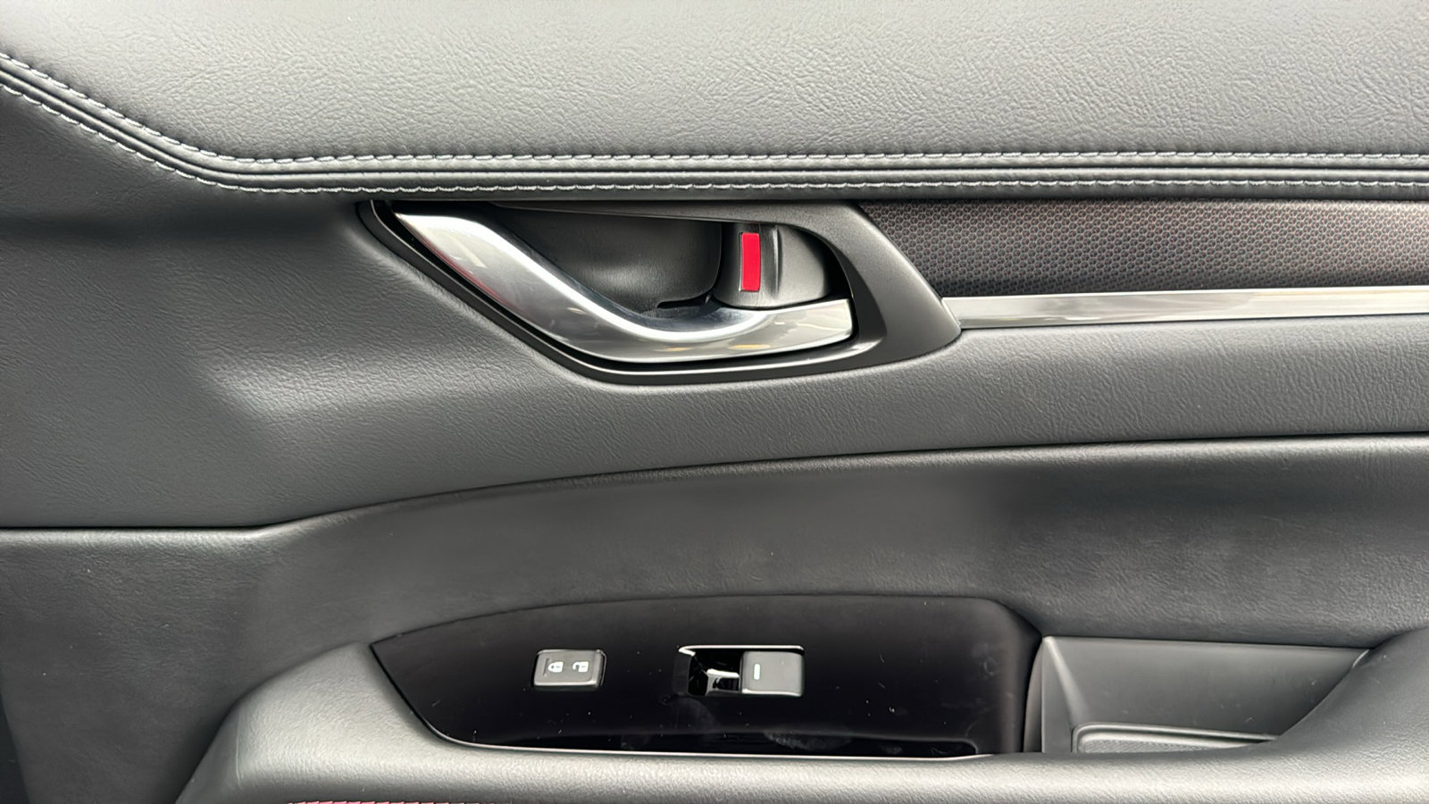 Certified 2025 MAZDA CX-5 Carbon Edition image 26