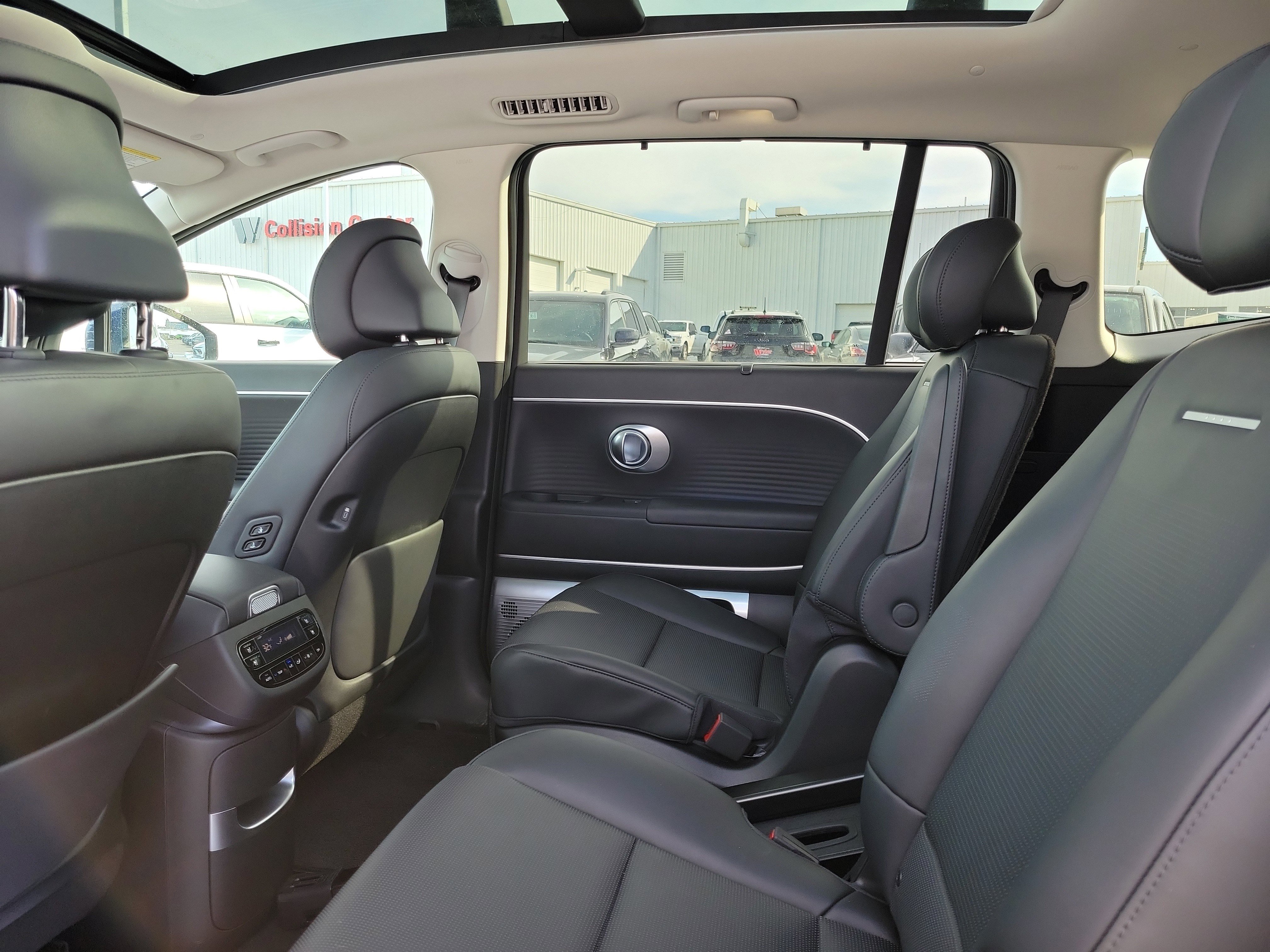 New 2026 Hyundai Ioniq 9 Limited image 16