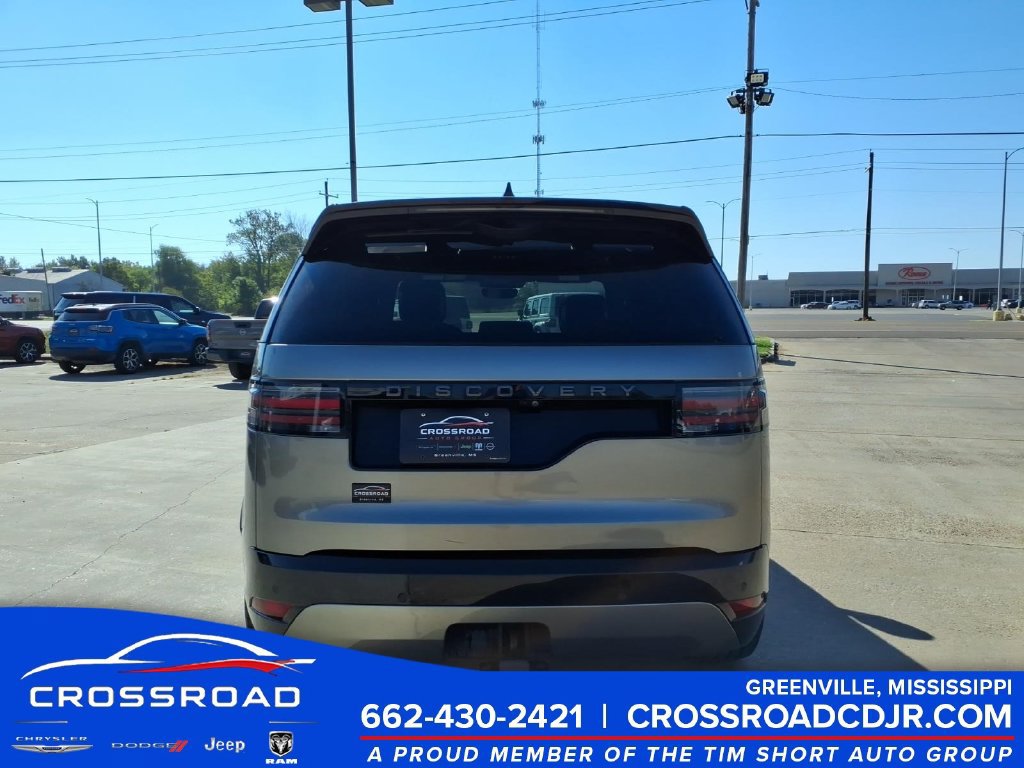 Used 2024 Land Rover Discovery Dynamic SE AWD/4WD image 4