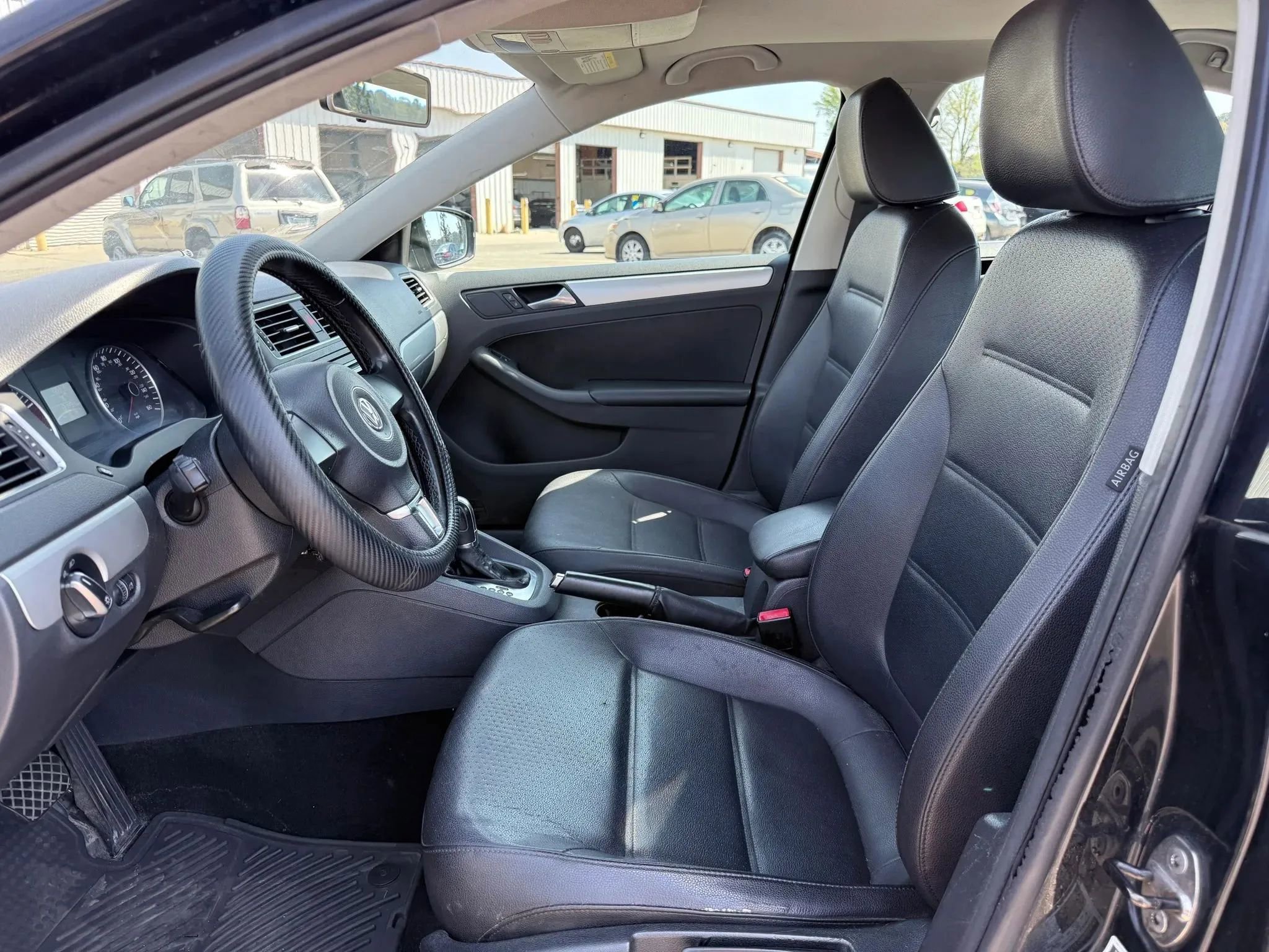 Used 2013 Volkswagen Jetta SE image 2