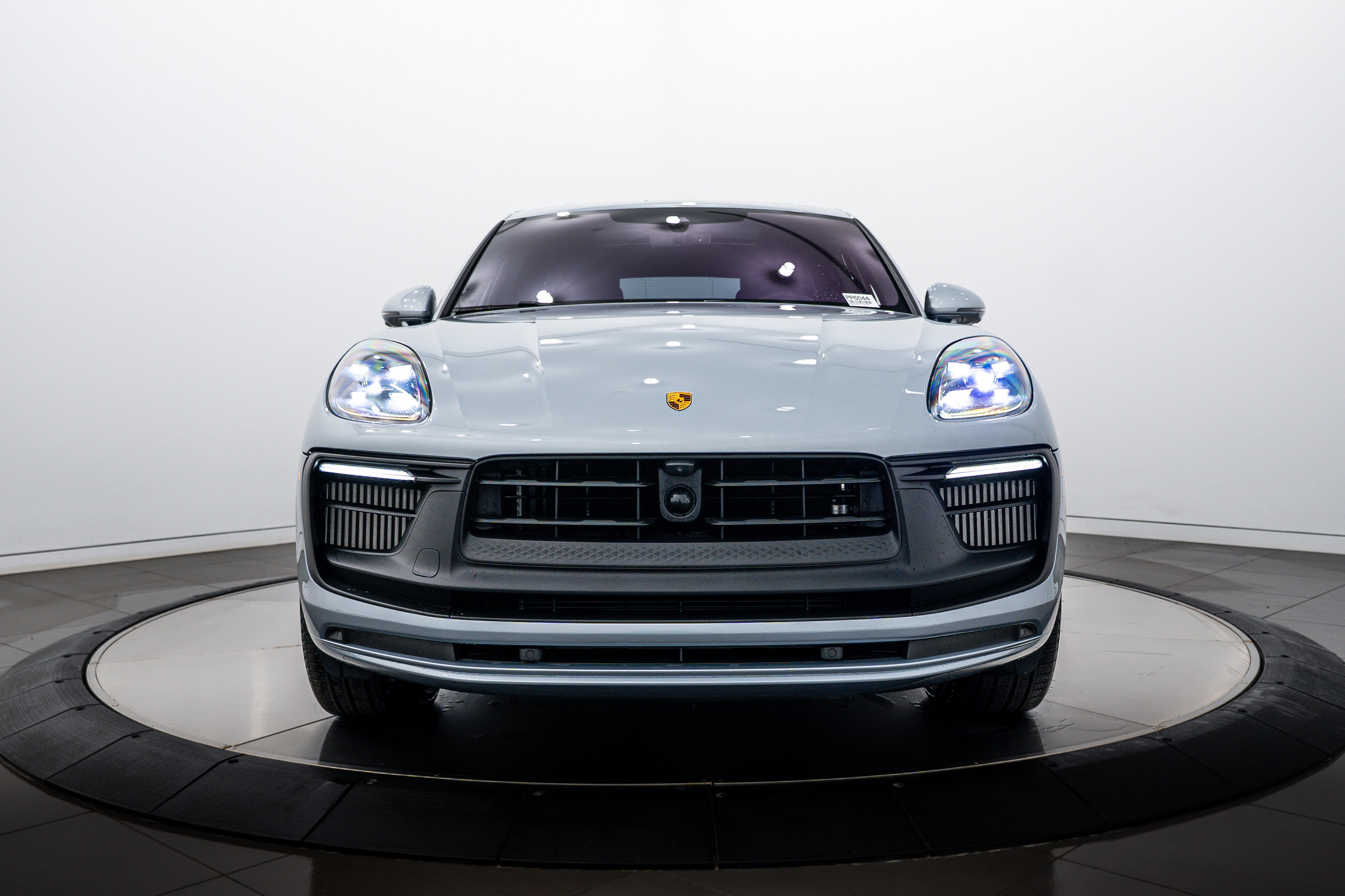 Certified 2026 Porsche Macan GTS image 10