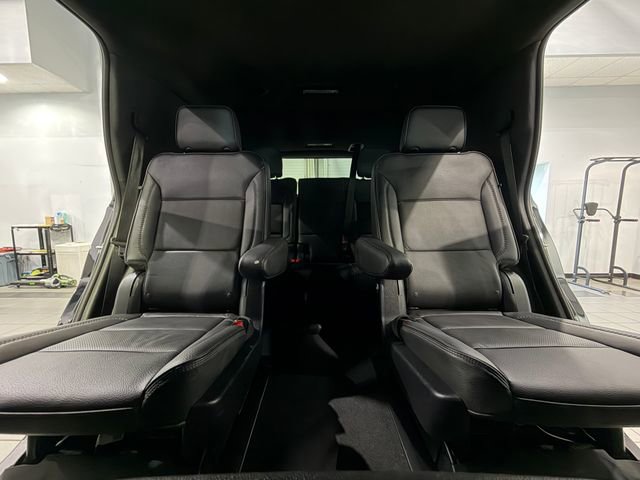 Used 2025 GMC Yukon Denali AWD/4WD image 28