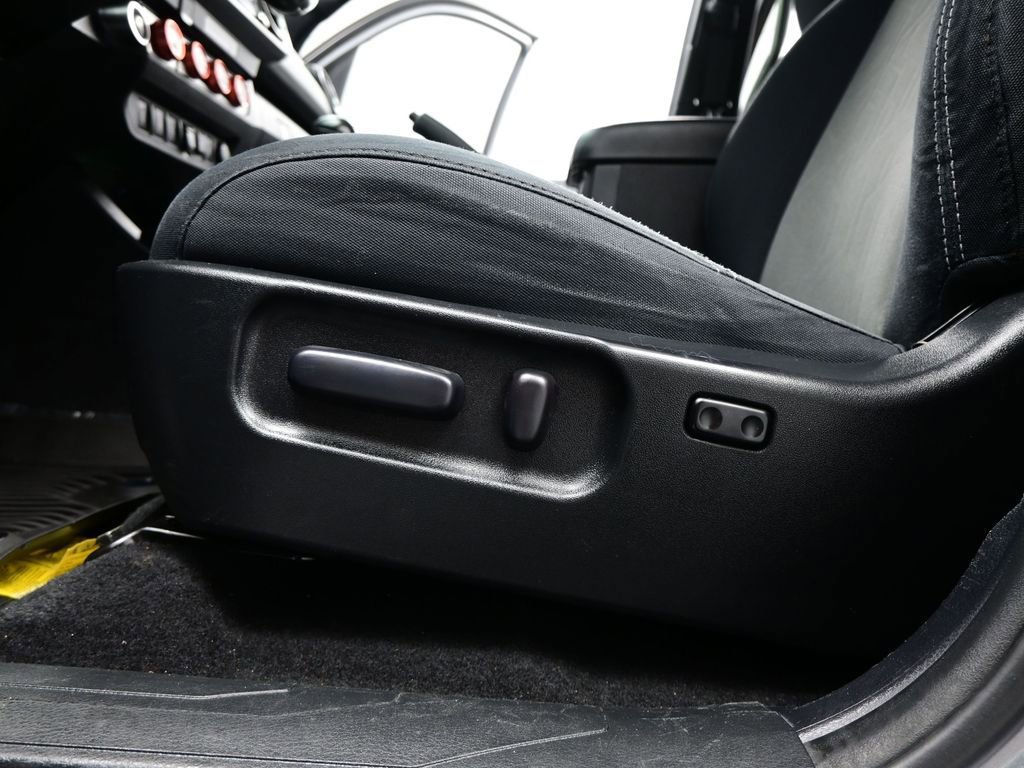 Used 2021 Toyota Tacoma TRD Sport w/ Technology Package AWD/4WD image 11