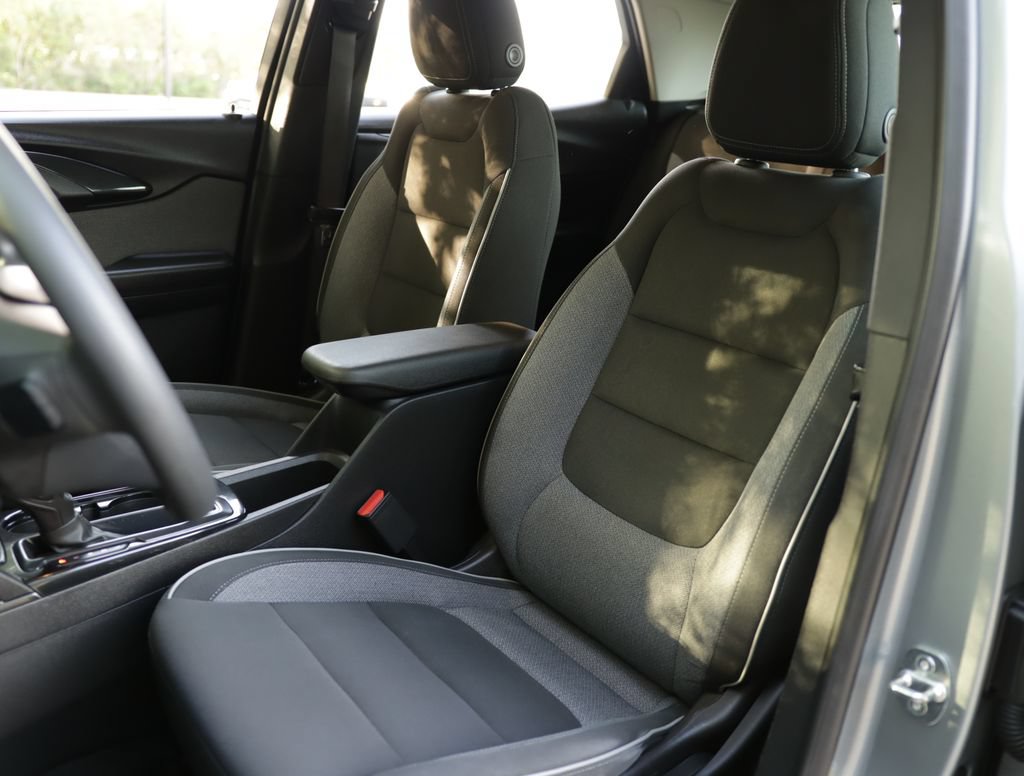 Used 2023 Chevrolet TrailBlazer LS FWD image 19