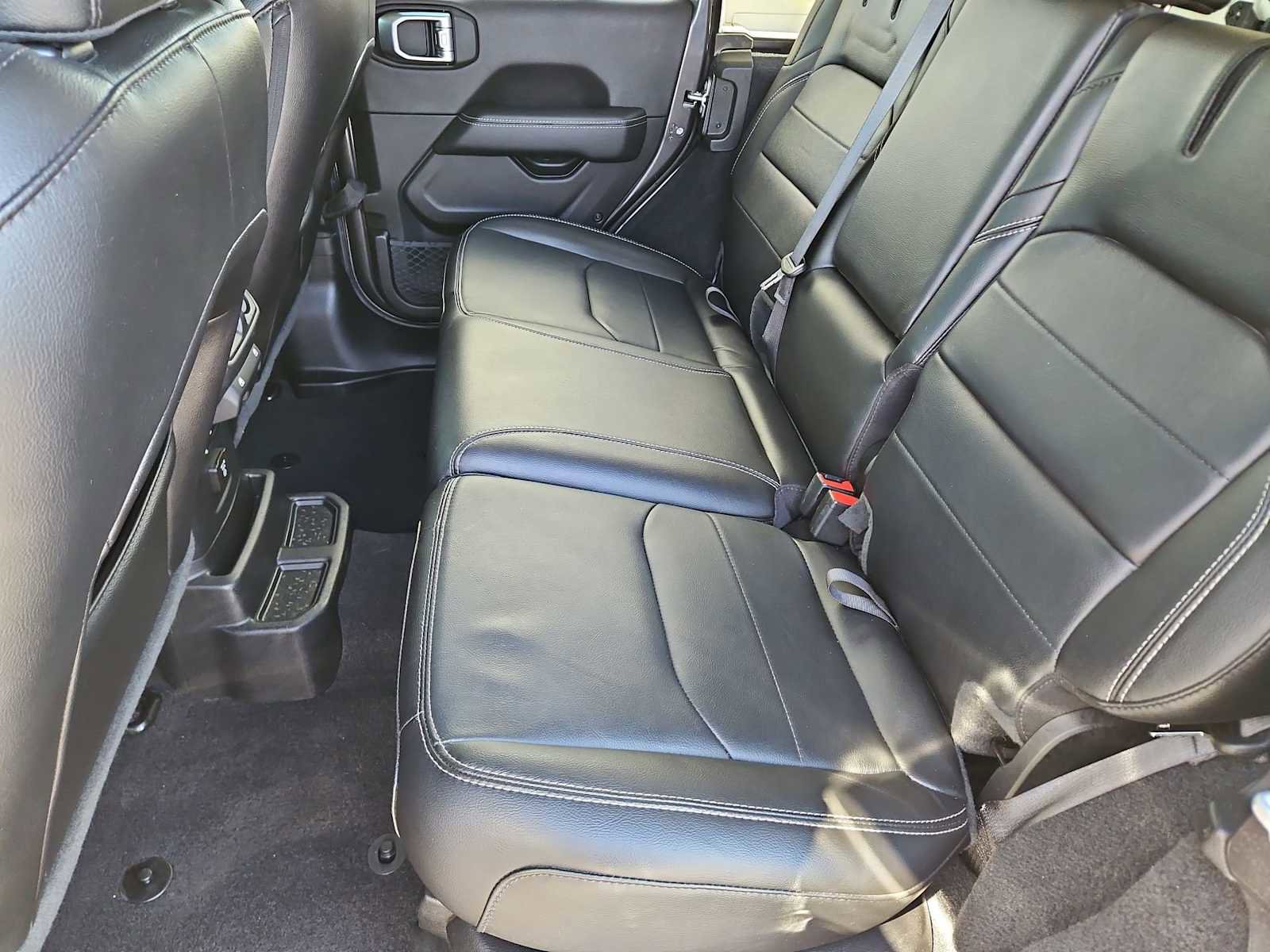 Used 2023 Jeep Wrangler Sahara image 18