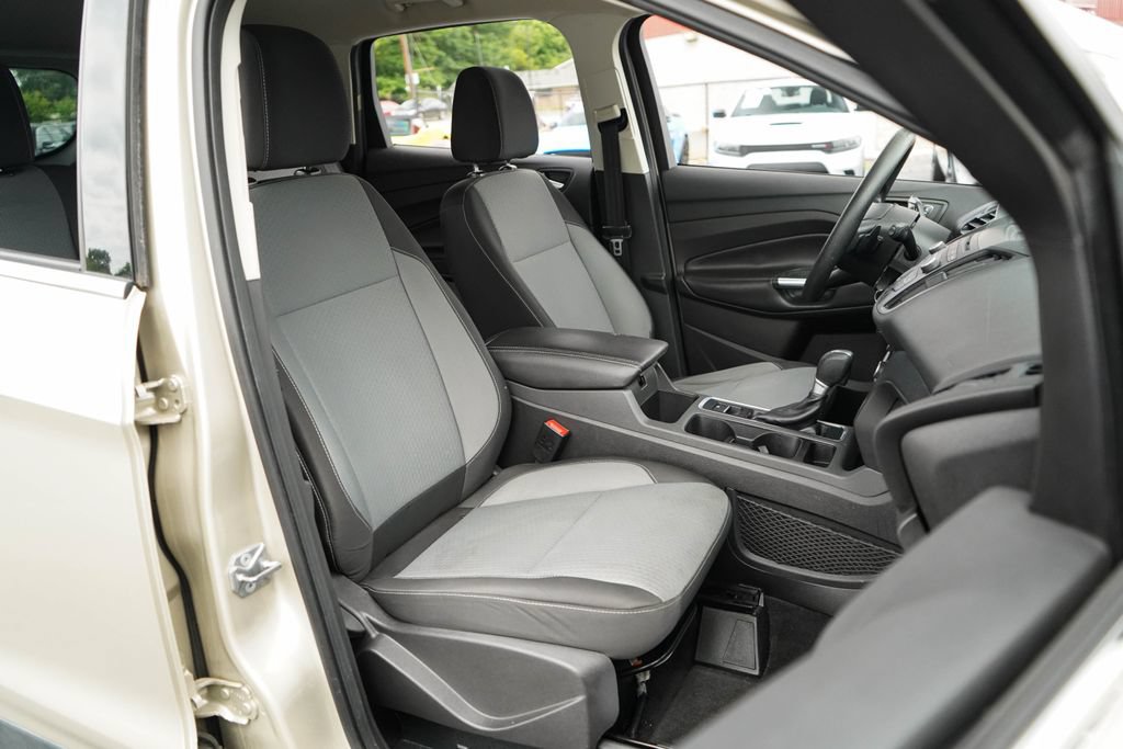 Used 2017 Ford Escape SE FWD image 12