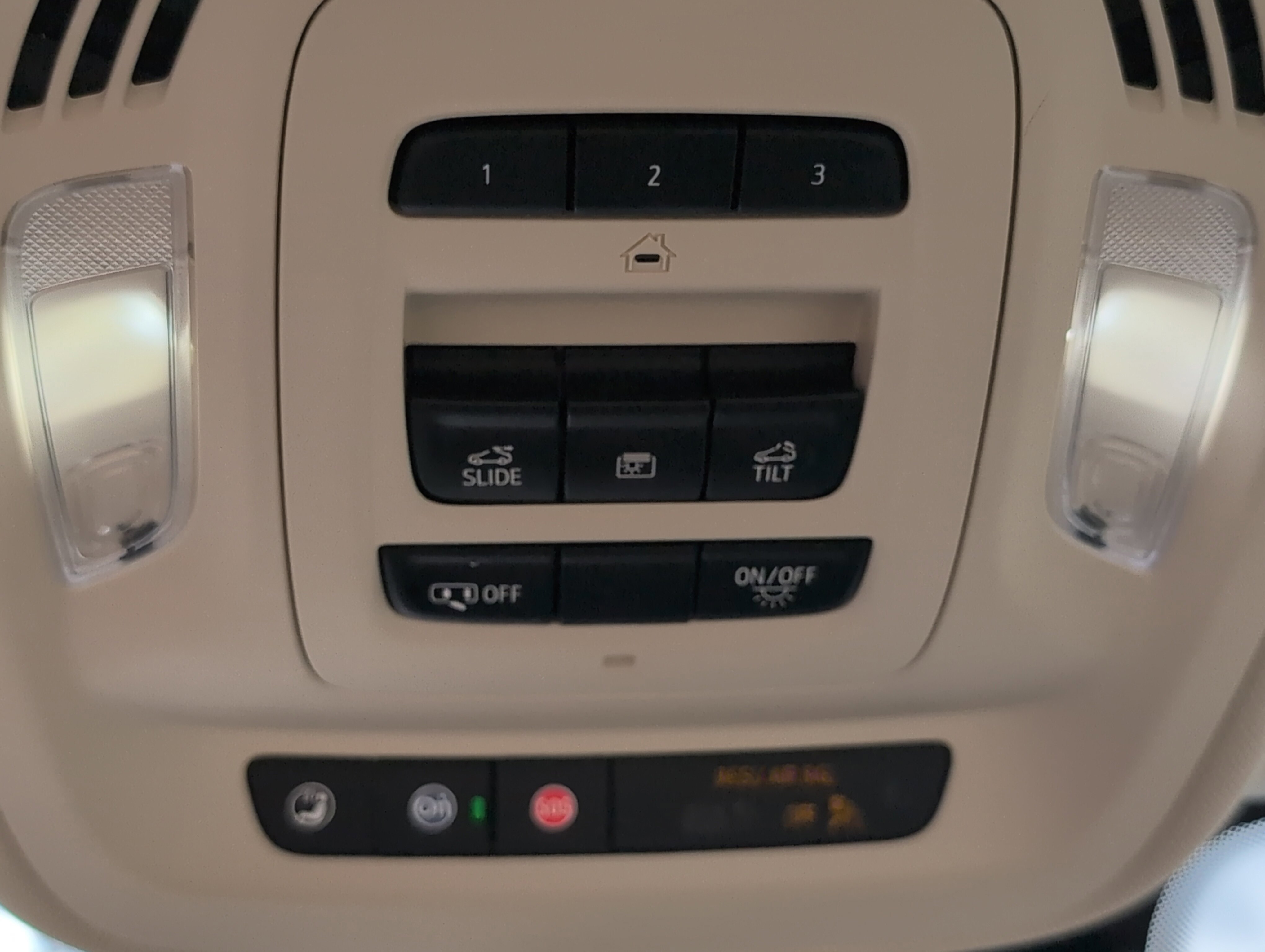 Used 2021 Buick Envision Avenir w/ Technology Package II image 18