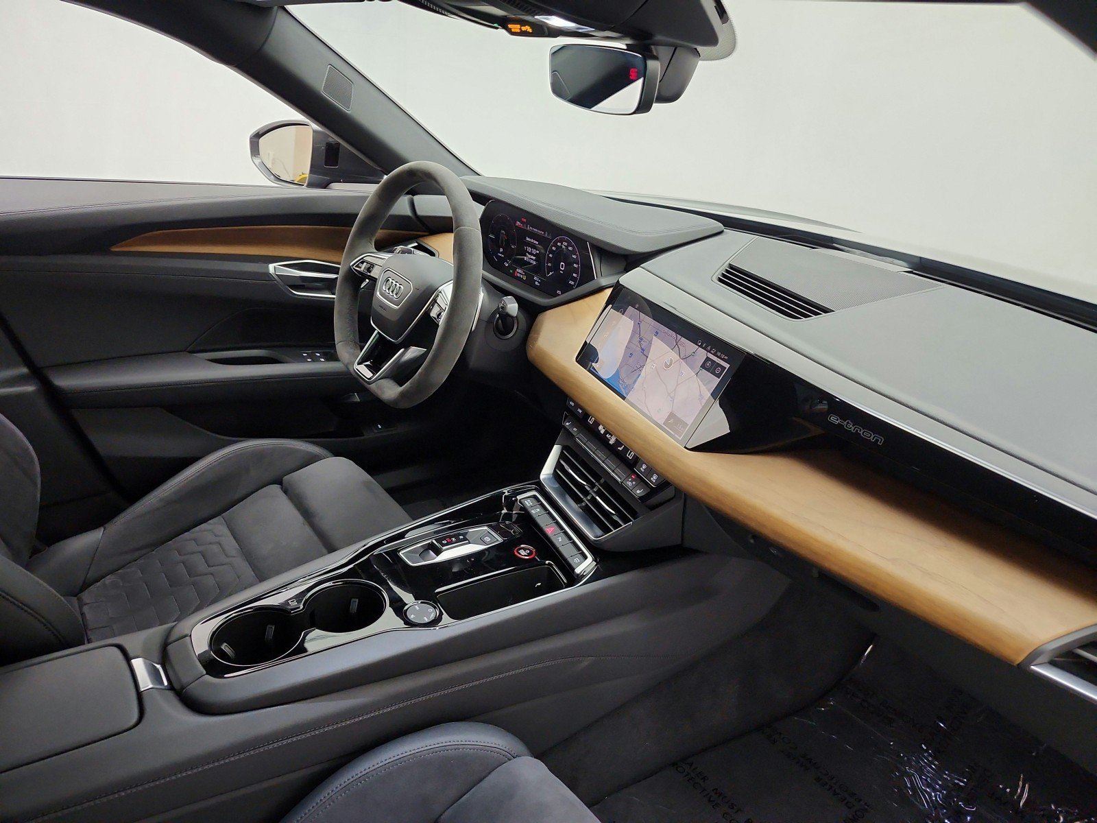 Used 2023 Audi e-tron GT Premium Plus AWD/4WD image 18