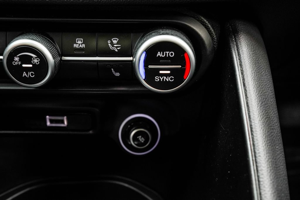 Used 2022 Alfa Romeo Giulia Ti w/ Active Assist Plus Package RWD image 28