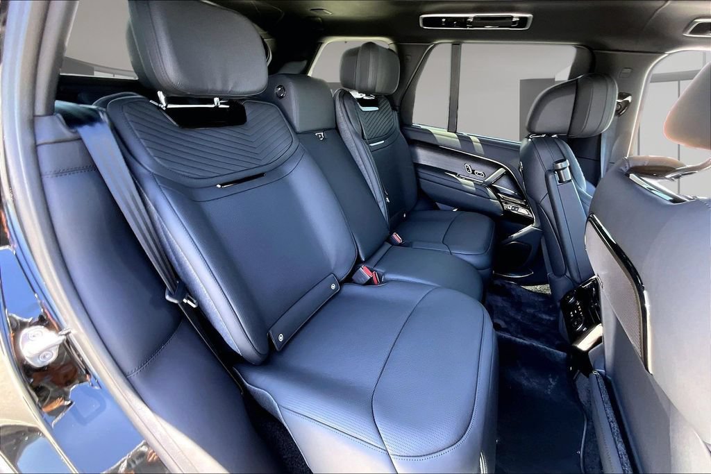 New 2026 Land Rover Range Rover SV AWD/4WD image 10