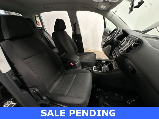 Used 2017 Volkswagen Tiguan Limited w/ Premium Package image 21