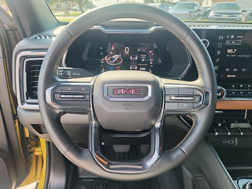 Used 2023 GMC Canyon AT4 w/ Technology Package AWD/4WD image 19