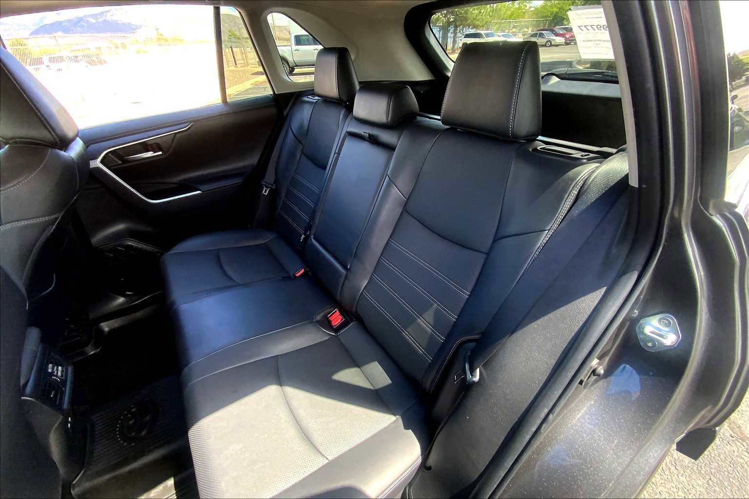 Used 2023 Toyota RAV4 Limited image 17