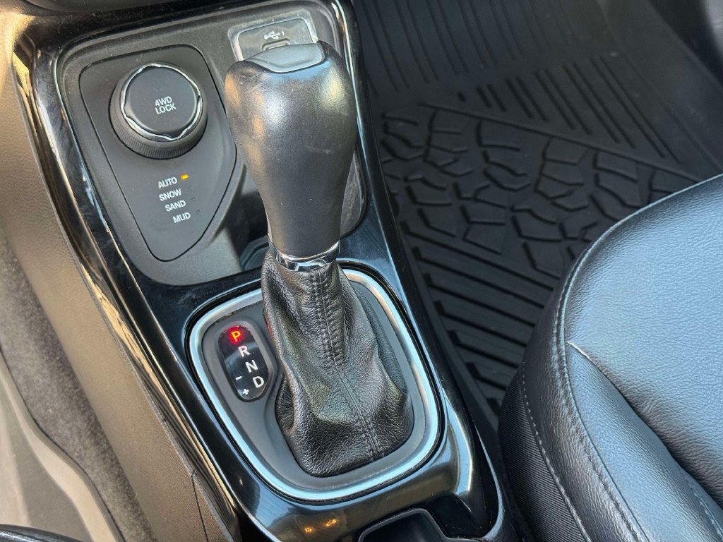 Used 2019 Jeep Compass Latitude AWD/4WD image 32