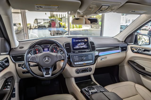 Used 2018 Mercedes-Benz GLS 550 4MATIC image 30