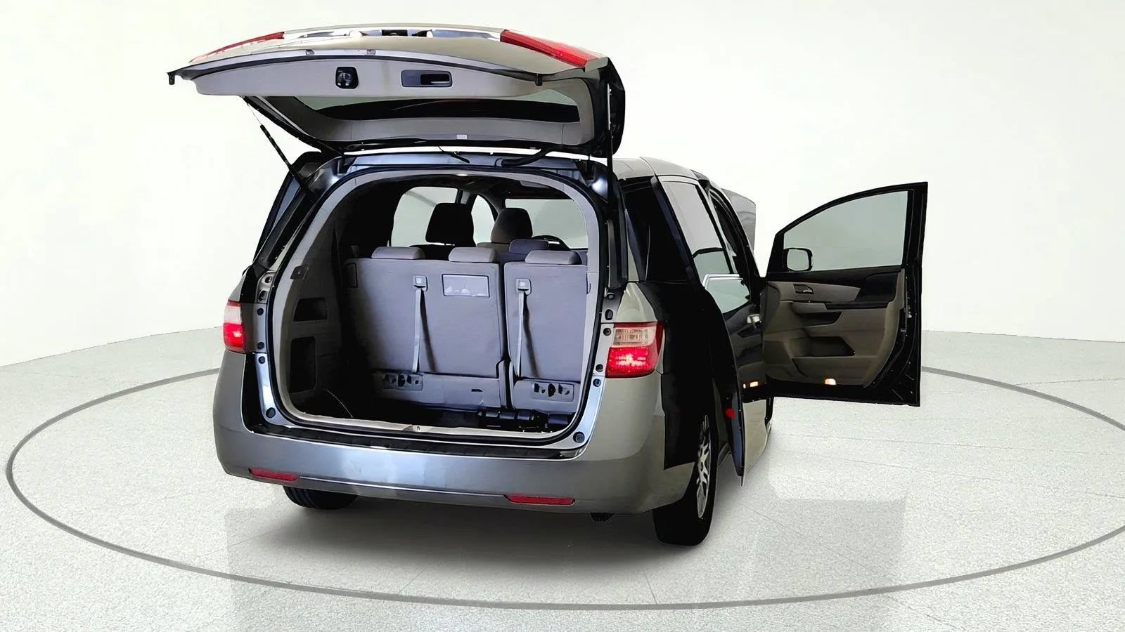 Used 2012 Honda Odyssey EX image 11