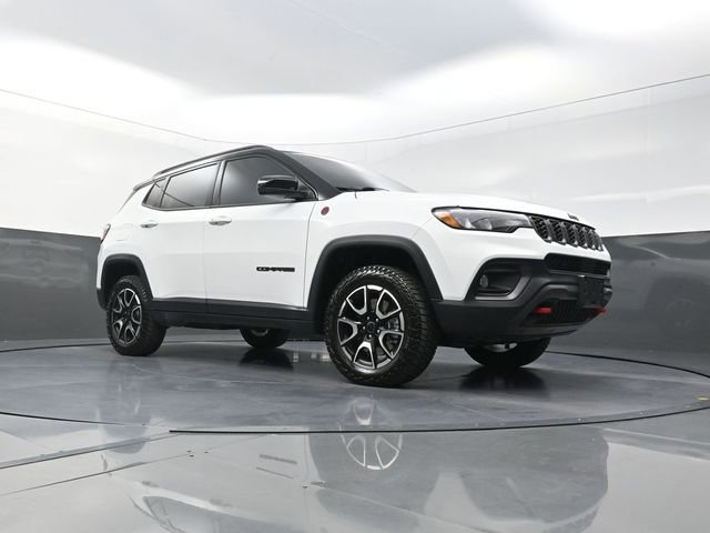 Used 2026 Jeep Compass Trailhawk AWD/4WD image 19