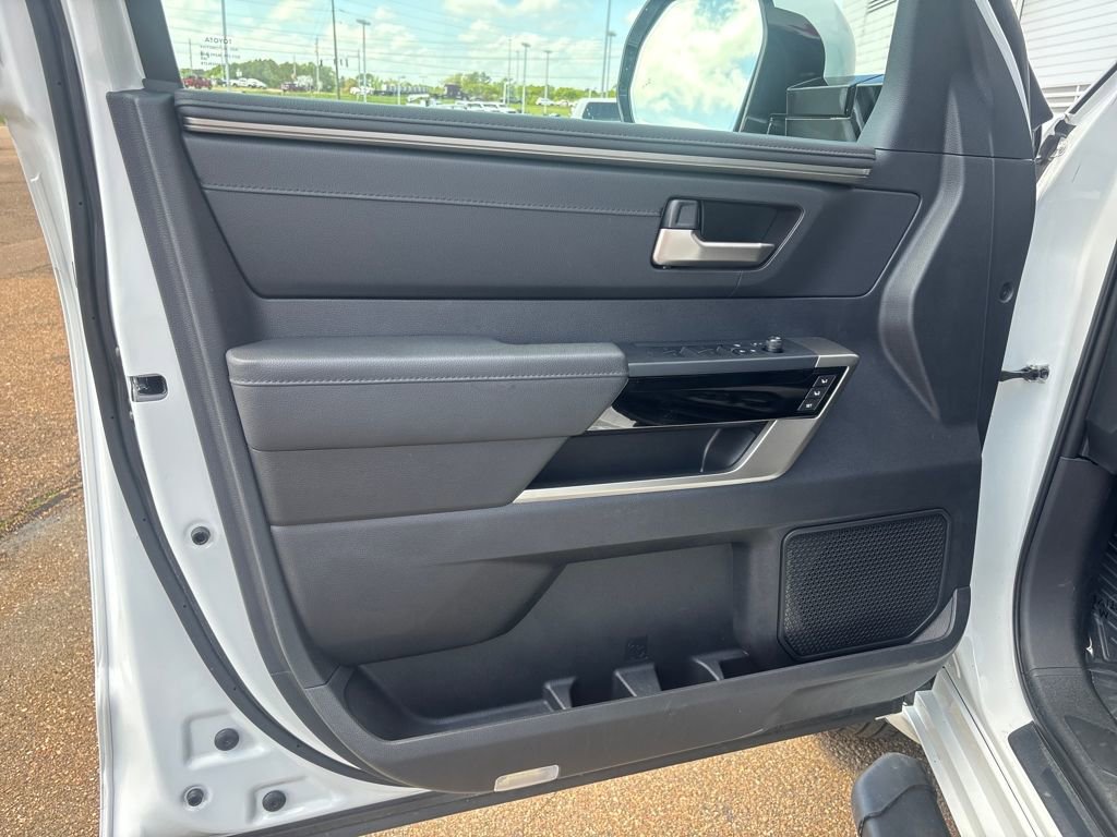 Used 2025 Toyota Tundra Limited image 8