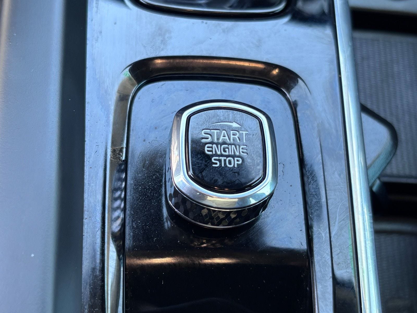 Used 2024 Volvo S60 B5 Core FWD image 33