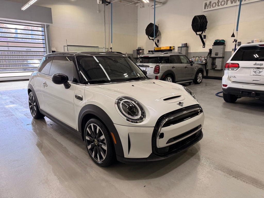 Used 2024 MINI Cooper SE w/ Signature Upholstery Package FWD image 7