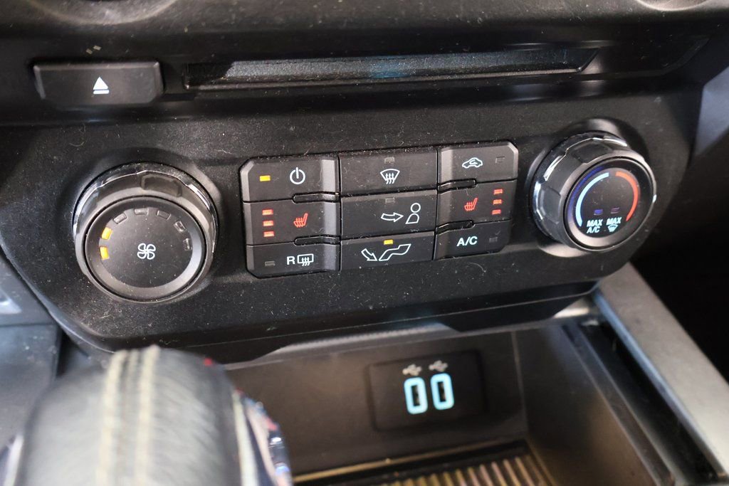 Used 2016 Ford F150 XLT w/ Equipment Group 302A Luxury image 7