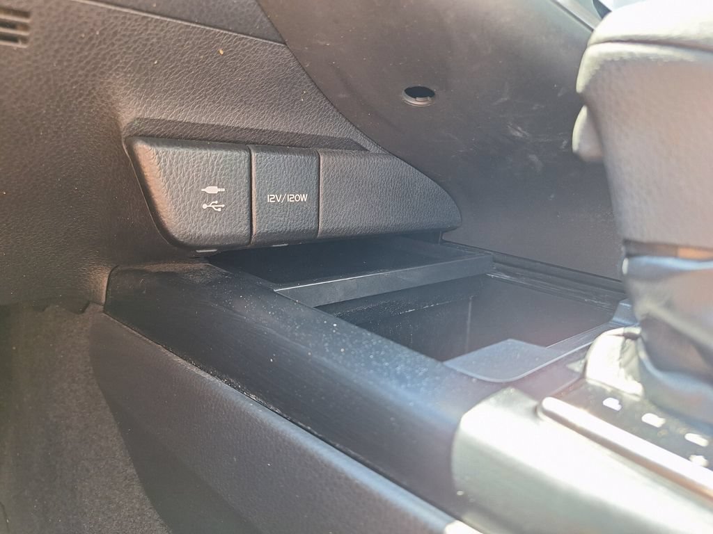 Used 2019 Toyota Camry LE w/ Convenience Package FWD image 22