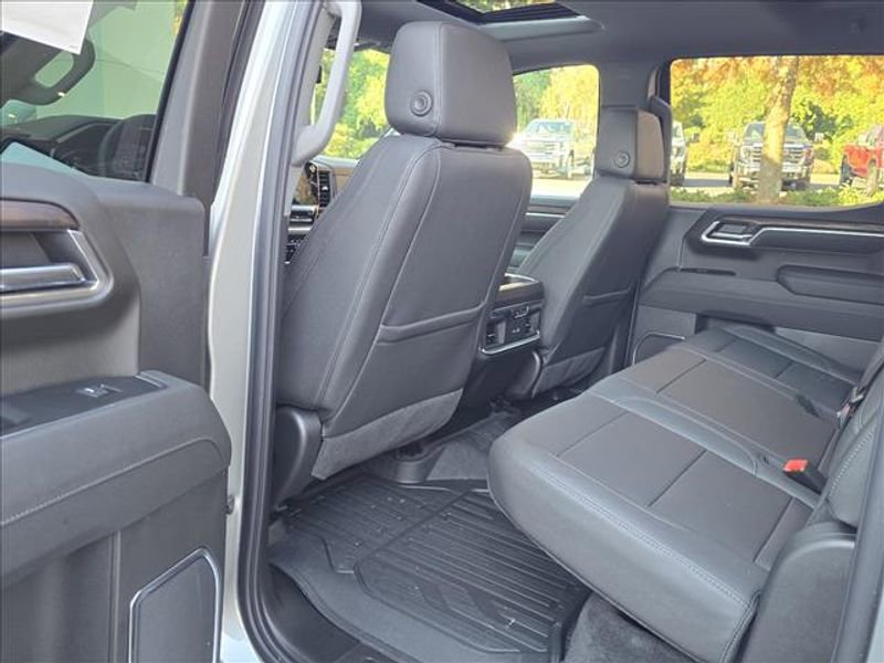 New 2026 GMC Sierra 1500 SLT w/ SLT Premium Plus Package image 5