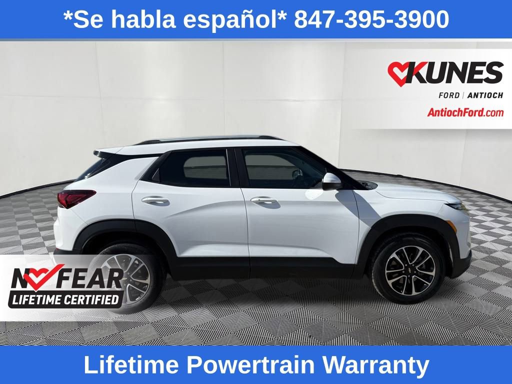 Used 2024 Chevrolet TrailBlazer LT w/ Driver Confidence Package image 2