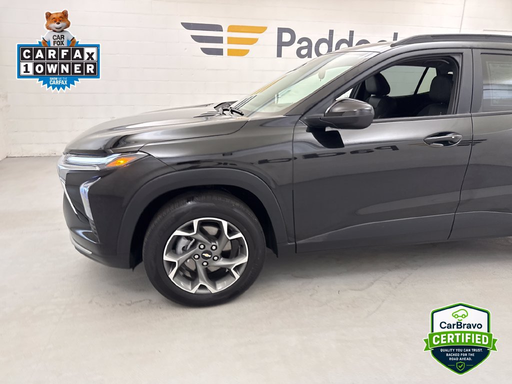 Used 2024 Chevrolet Trax LT w/ Driver Confidence Package FWD image 3