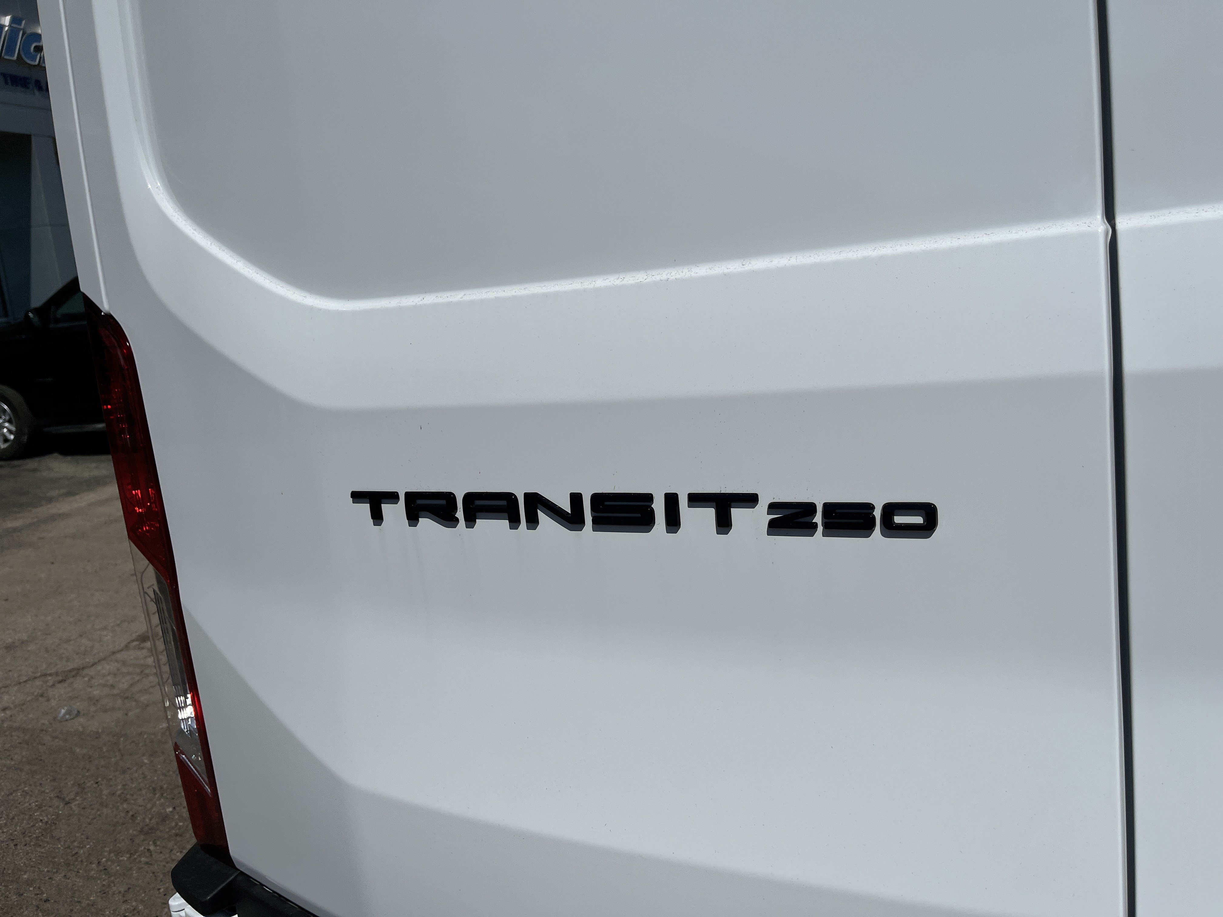 New 2026 Ford Transit 250 148 Medium Roof w/ Load Area Protection Package RWD image 10