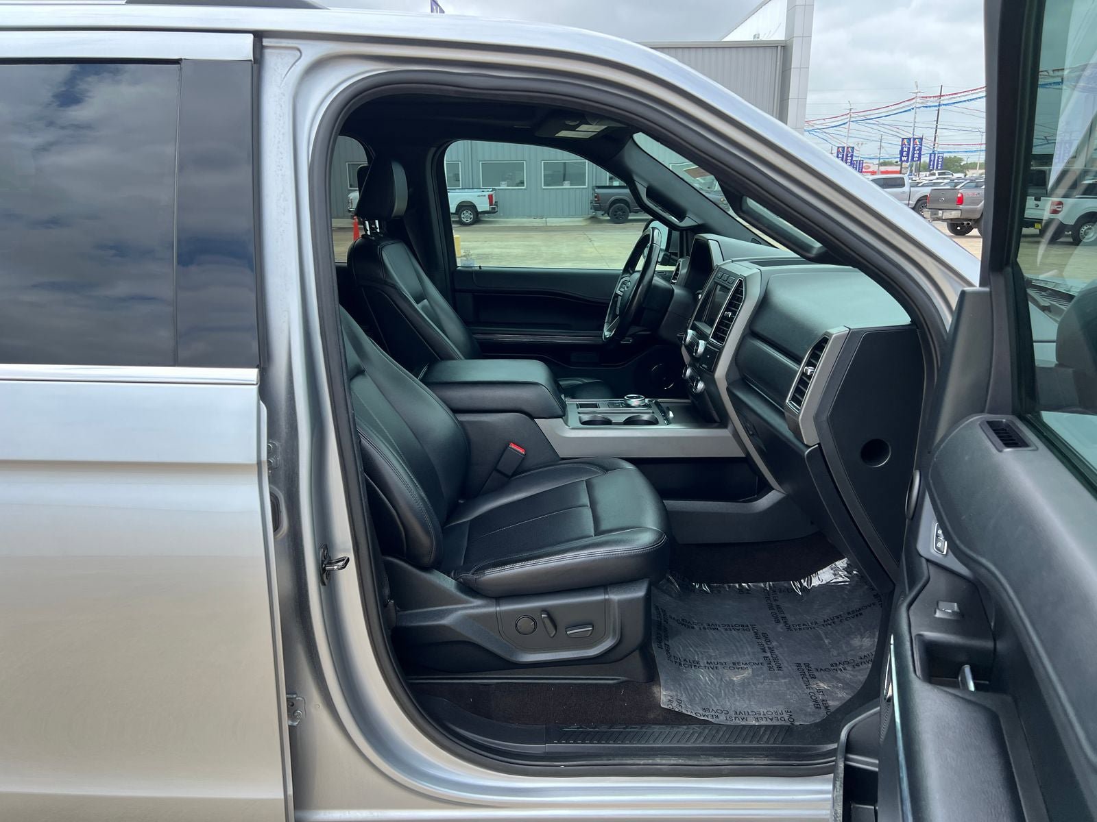 Used 2021 Ford Expedition XLT RWD image 9