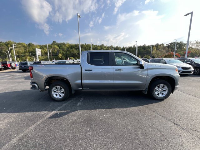 Used 2025 Chevrolet Silverado 1500 LT AWD/4WD image 2