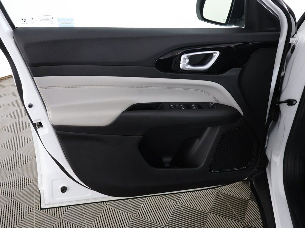 Used 2022 Jeep Compass Limited image 21