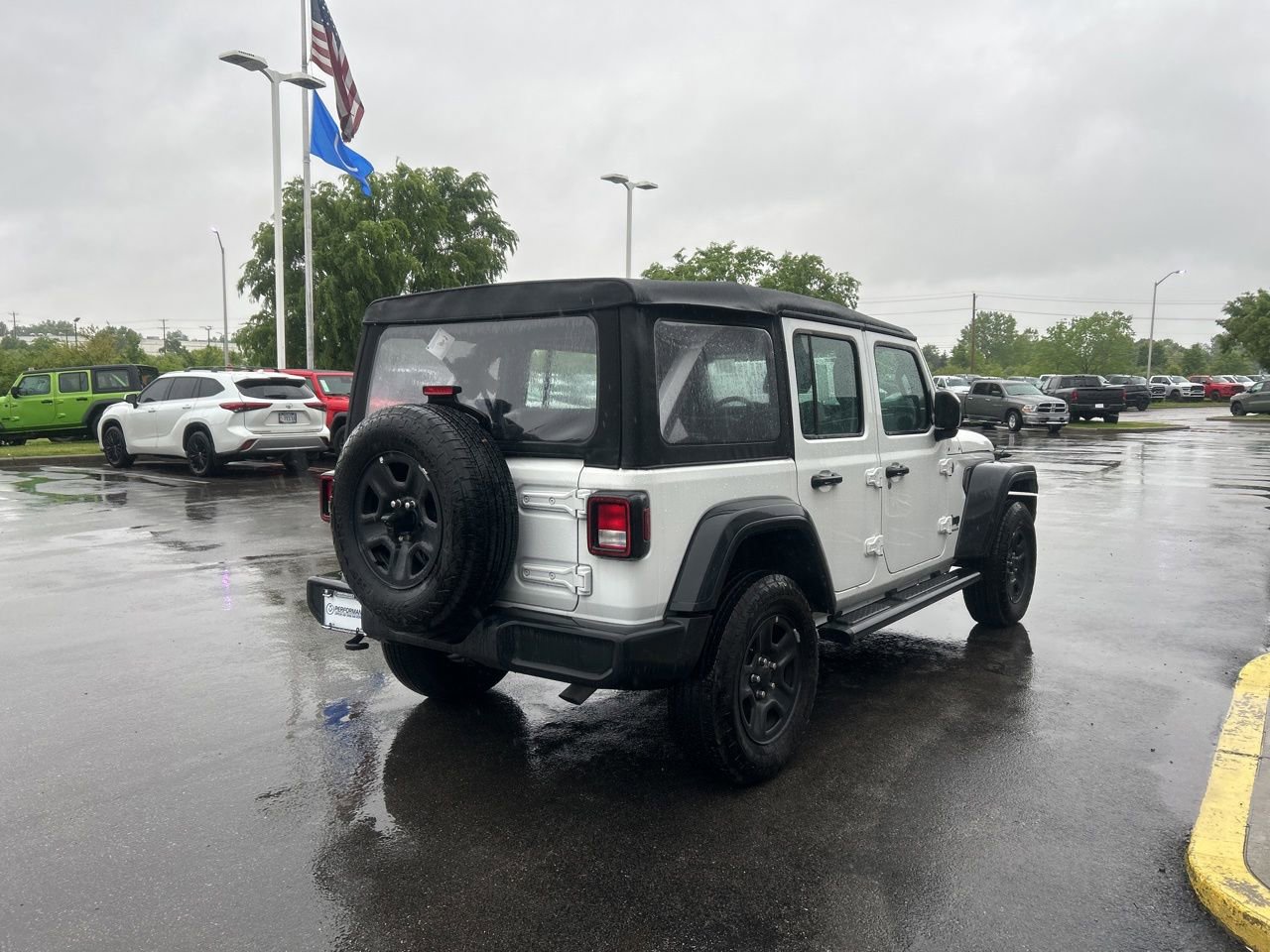 Used 2024 Jeep Wrangler Unlimited Sport AWD/4WD image 3
