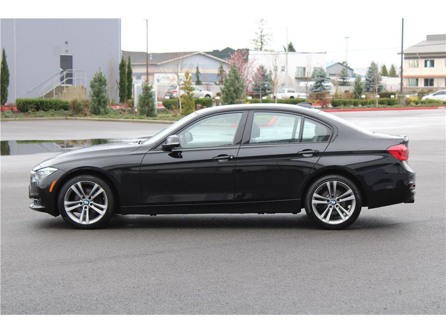 Used 2018 BMW 330i xDrive Sedan image 2