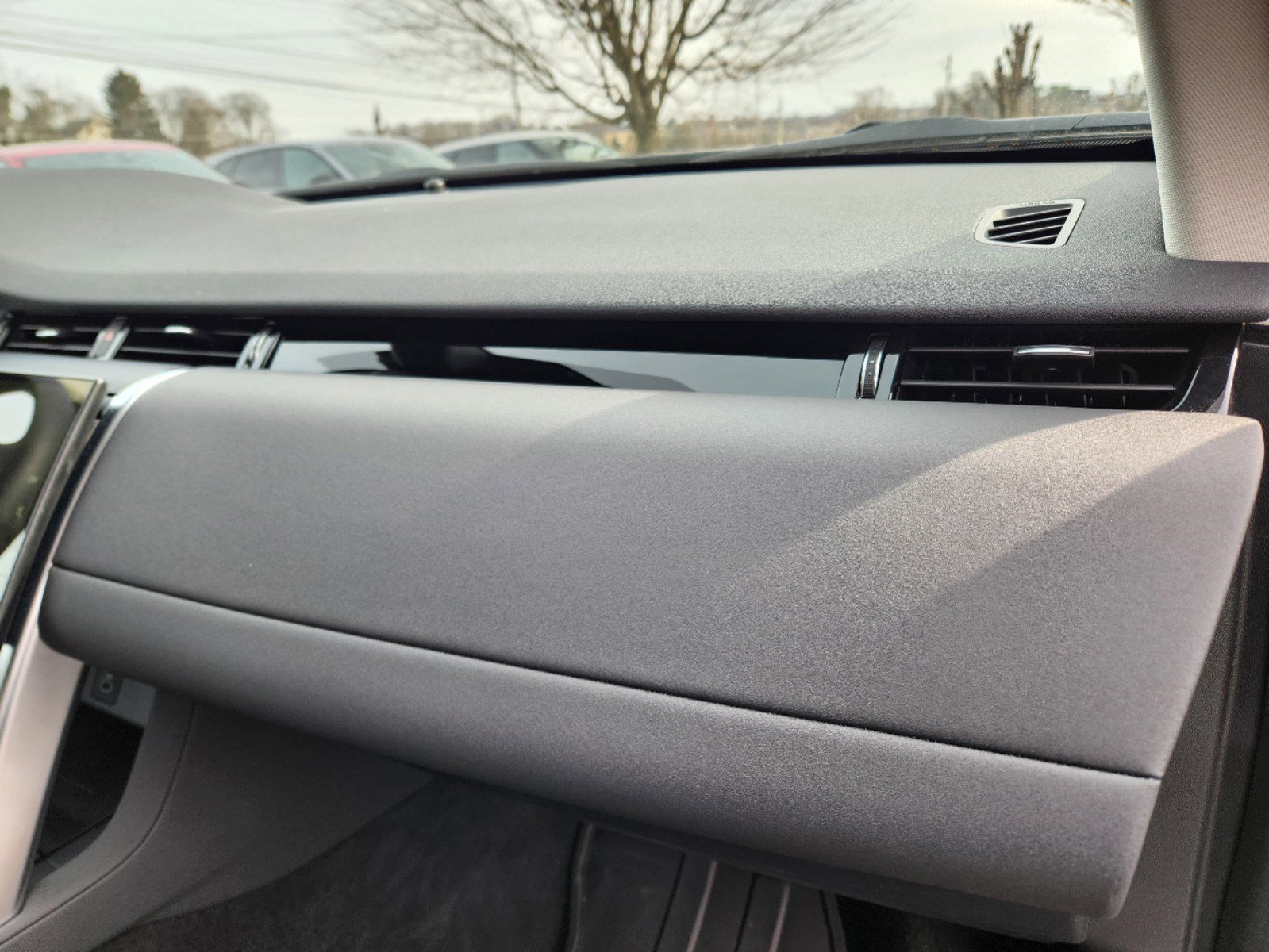 Certified 2024 Land Rover Discovery Sport S image 17