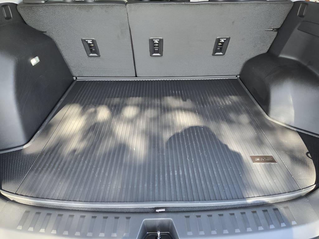 Used 2026 GMC Terrain Denali w/ LPO, Floor Liner Package AWD/4WD image 30