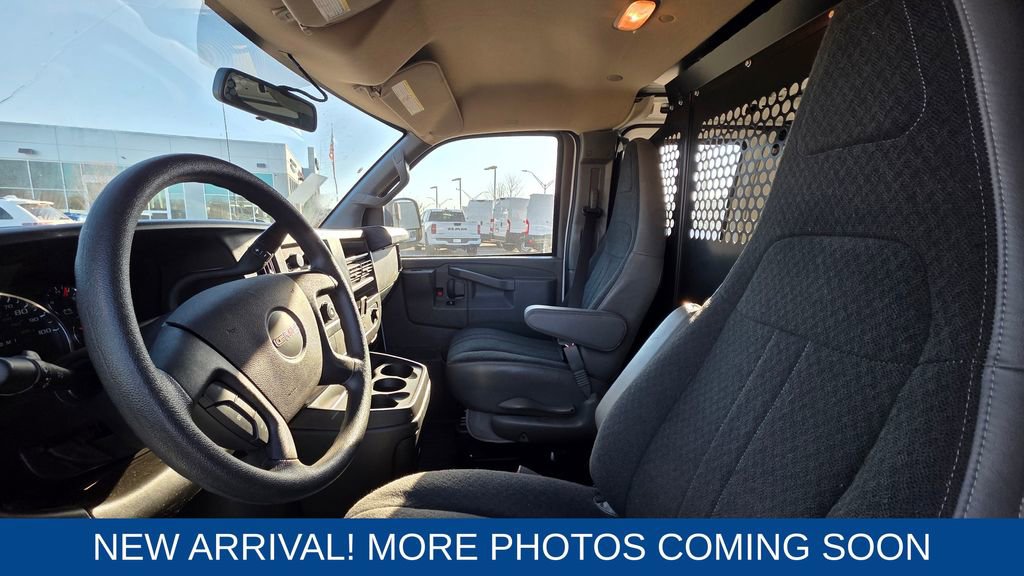Used 2024 GMC Savana 2500 w/ Driver Convenience Package image 11