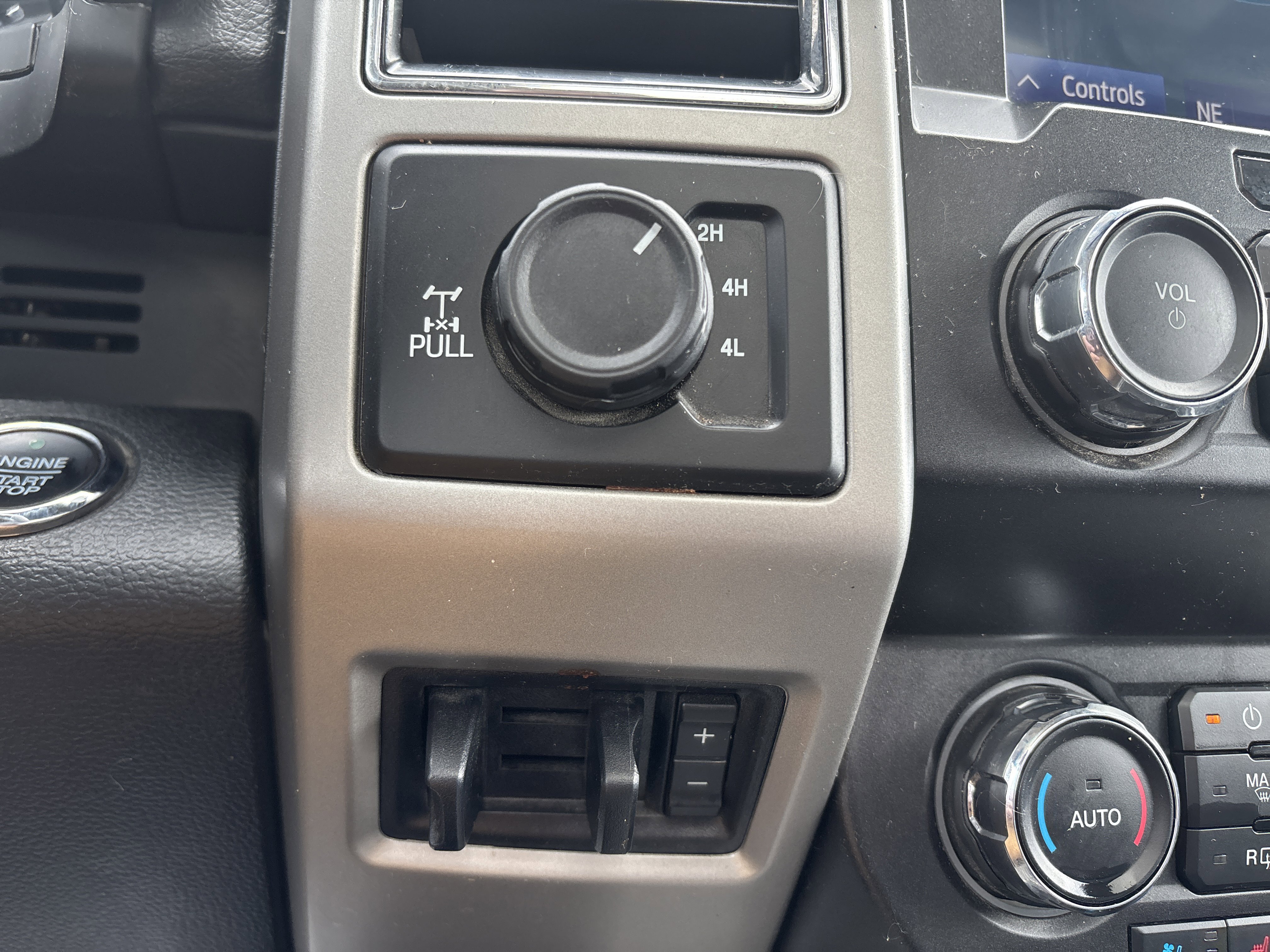 Used 2021 Ford F250 Lariat image 14