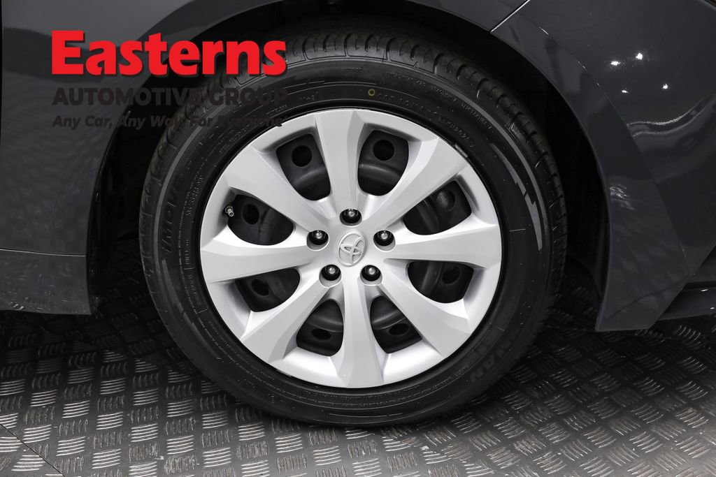 Used 2023 Toyota Corolla LE w/ Carpet Mat Package (TMS) FWD image 31