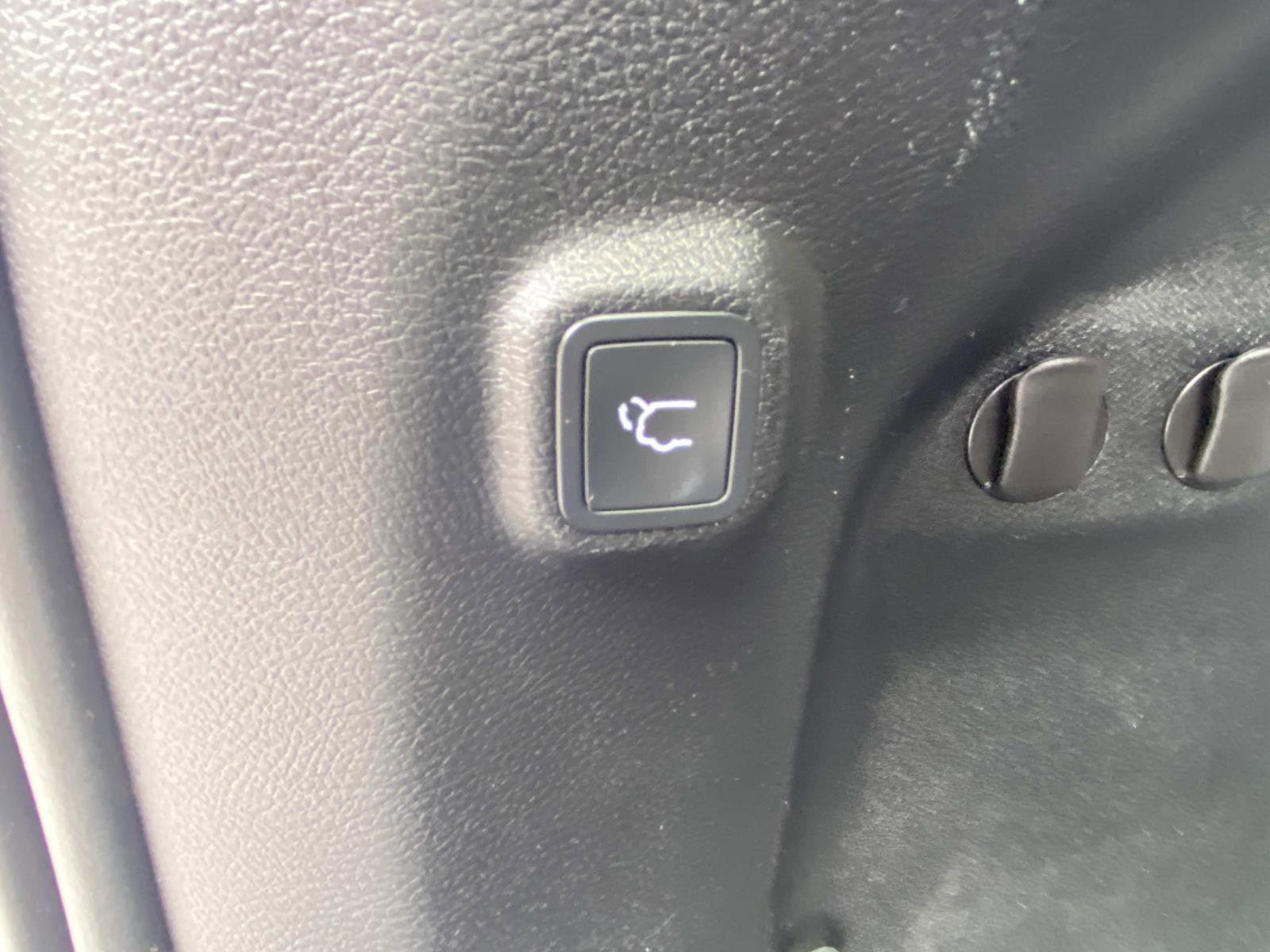 Used 2020 Jeep Cherokee Limited FWD image 7