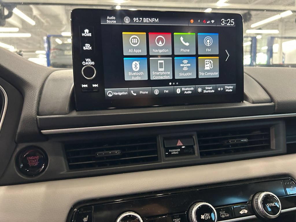 Certified 2025 Honda Pilot Touring image 31