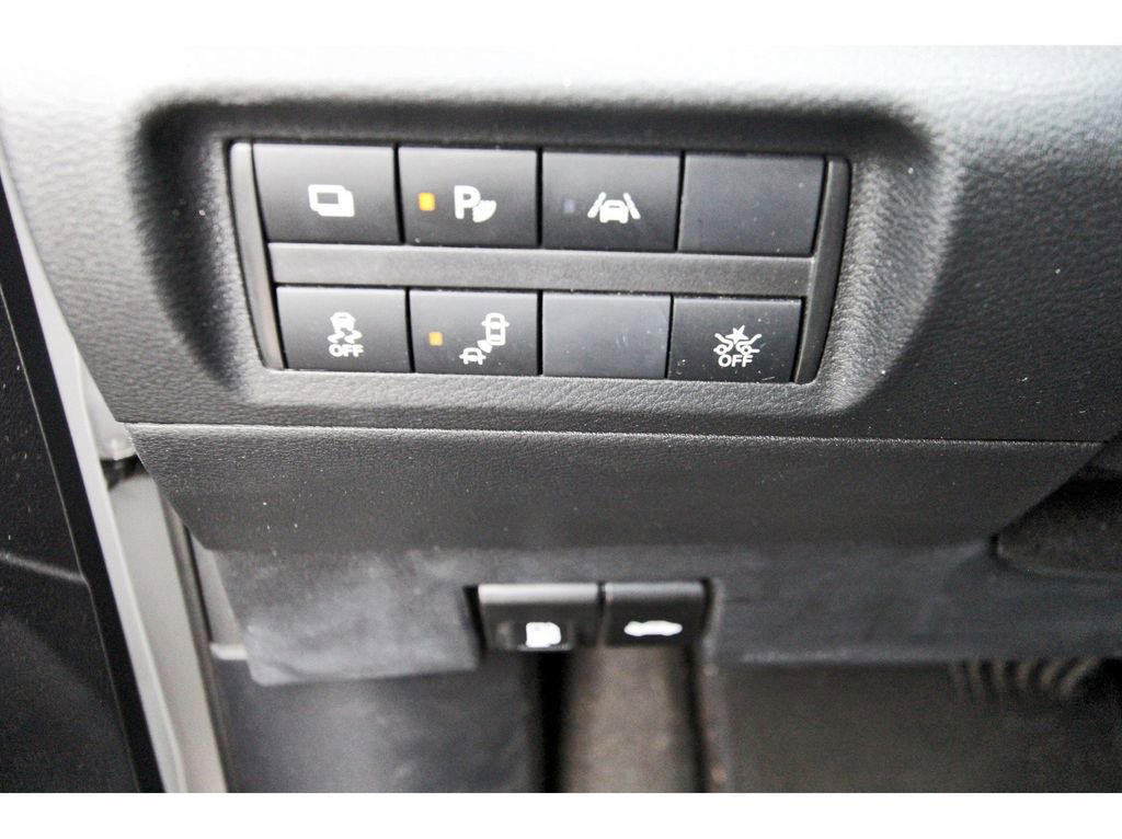 Used 2024 Nissan Kicks S image 17