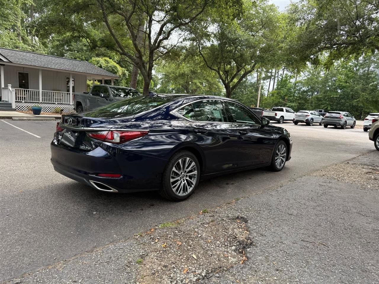 Used 2021 Lexus ES 350 w/ Premium Package FWD image 5