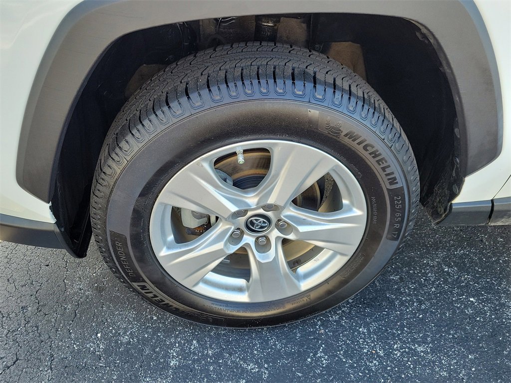 Used 2019 Toyota RAV4 XLE image 6