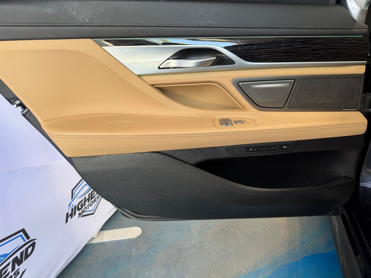 Used 2022 BMW 750i xDrive w/ Luxury Rear Seating Package AWD/4WD image 21