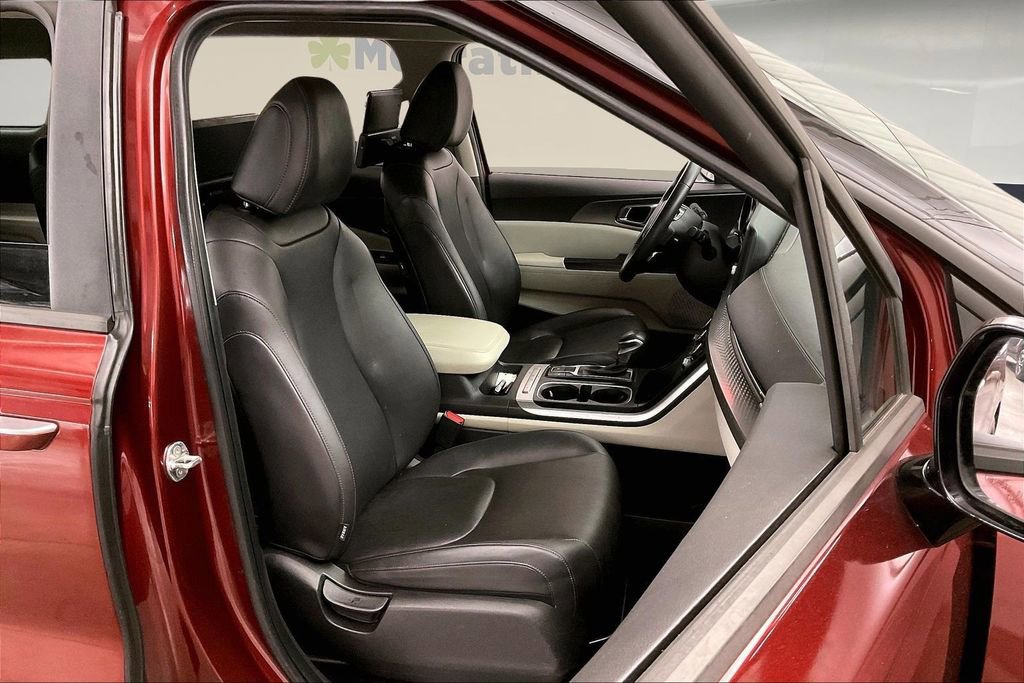 Used 2022 Kia Carnival LX w/ Paint Protection Package FWD image 10