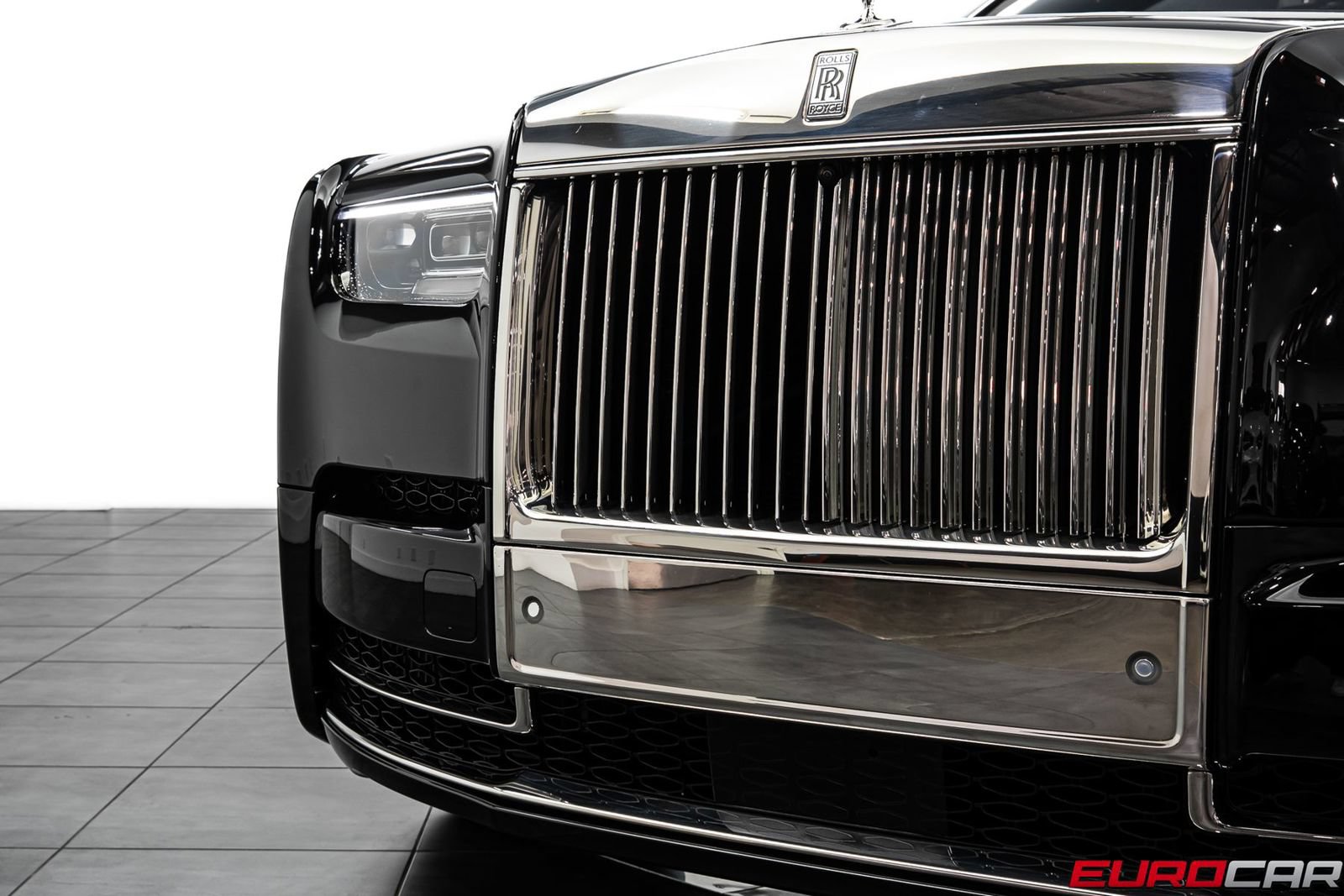 Used 2024 Rolls-Royce Phantom Sedan w/ The Phantom Package RWD image 13